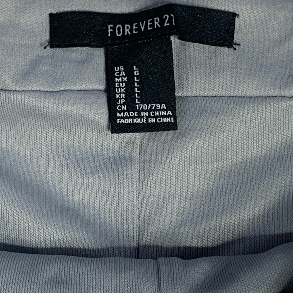Vintage Y2K Forever 21 Silver Sequin Shorts Size Large‎ Side Zip Festival Rave - Picture 4 of 10